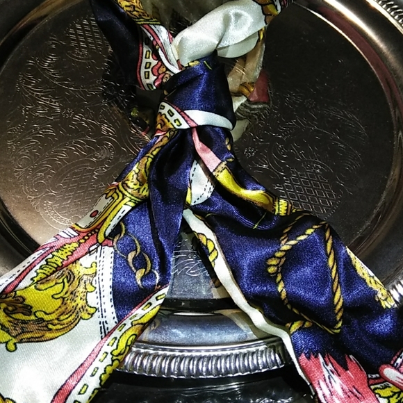 🦁NEW SATINY DESIGNER INSPIRED PRINT HAIR SCARF - Picture 2 of 6